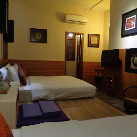 Dhanesvara Holistic Unique Homestay Wonotjolo Exteriör bild