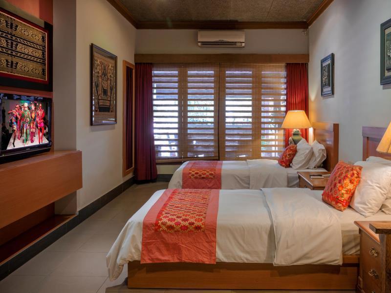Dhanesvara Holistic Unique Homestay Wonotjolo Exteriör bild