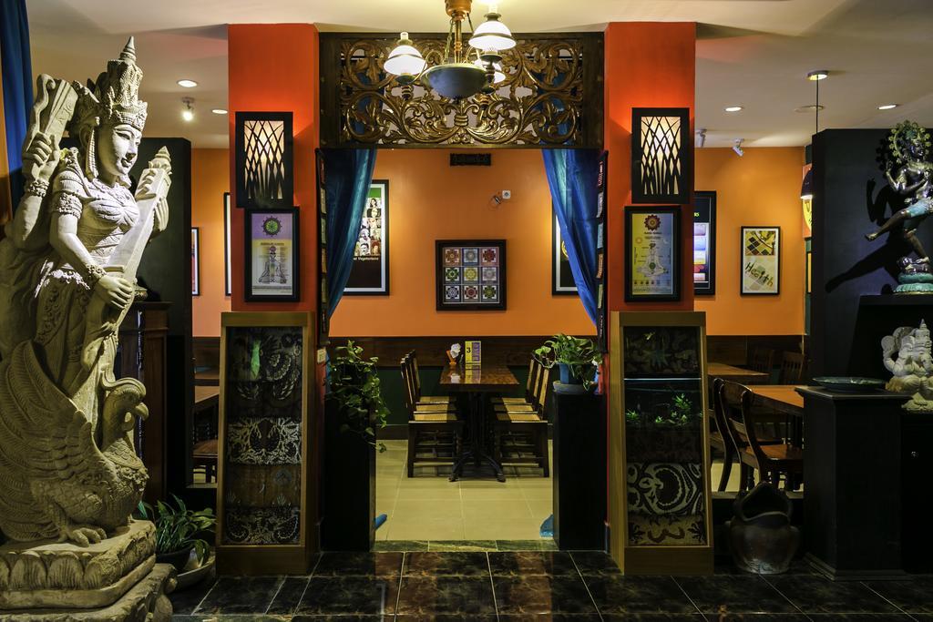 Dhanesvara Holistic Unique Homestay Wonotjolo Exteriör bild