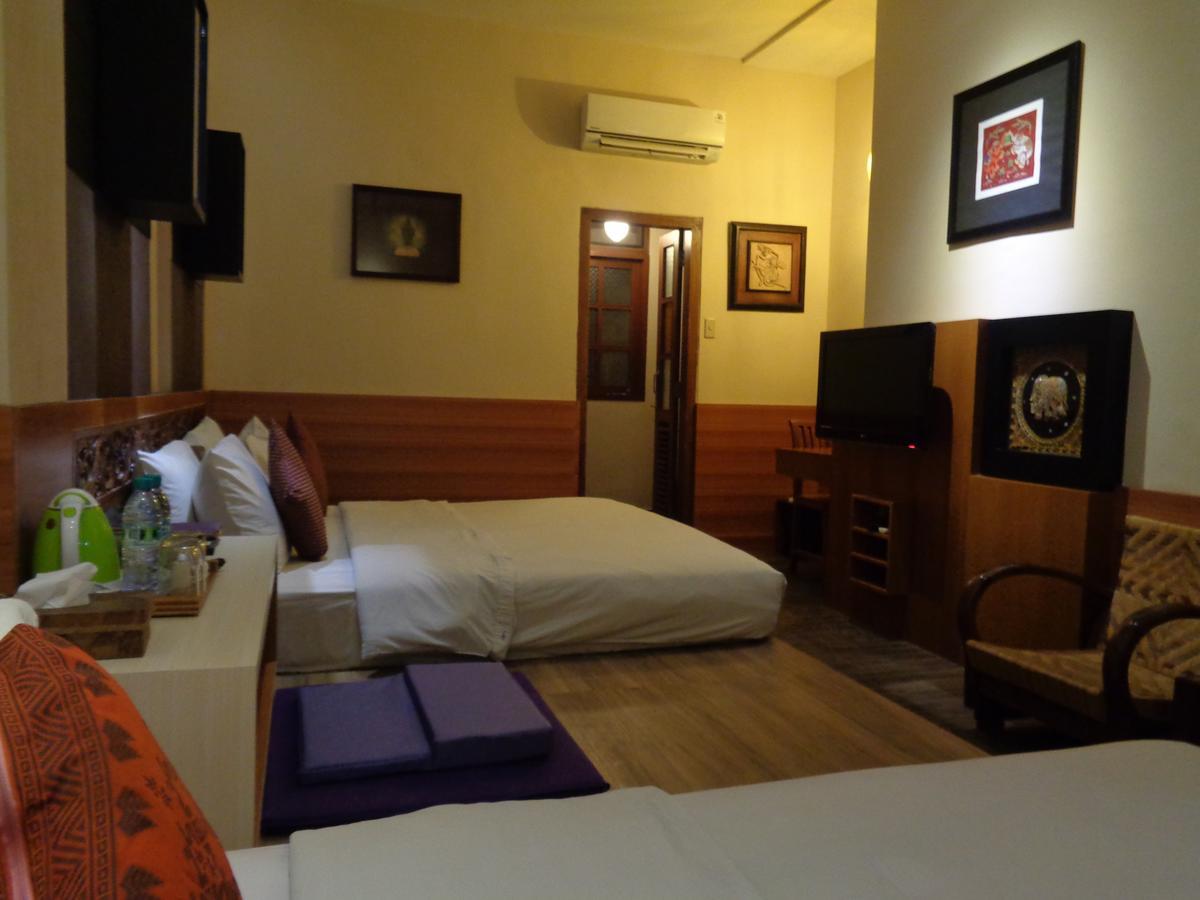 Dhanesvara Holistic Unique Homestay Wonotjolo Exteriör bild