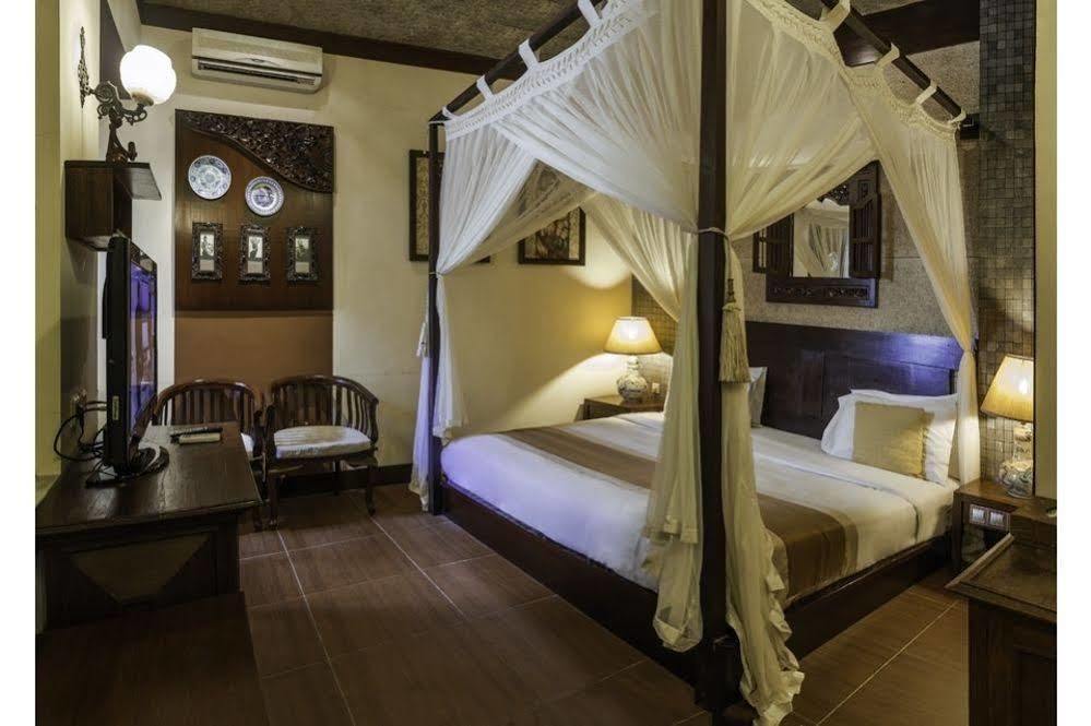 Dhanesvara Holistic Unique Homestay Wonotjolo Exteriör bild